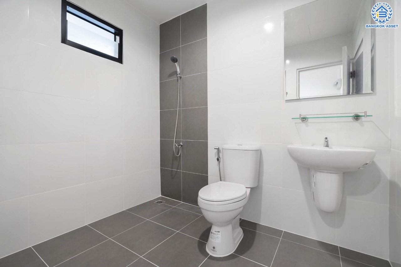 บ้านมือสองตกแต่งใหม่ ม.นันทนาการ์เด้นท์1 ราชพฤกษ์-ท่าอิฐ แบรนด์ Property Perfect หลังใหญ่ เนื้อที่ 31.3 ตร.ว. ฟังก์ชัน 2 ห้องนอน 2 ห้องน้ำ บนทำเลเดินทางสะดวก เข้า-ออกได้ ทั้งถ.ราชพฤกษ์ และถ.รัตนาธิเบศร์ ใจกลาง 2 เซ็นทรัล และใกล้รถไฟฟ้า "สถานีบางรักน้อยท่าอิฐ" เพียง 5 นาที